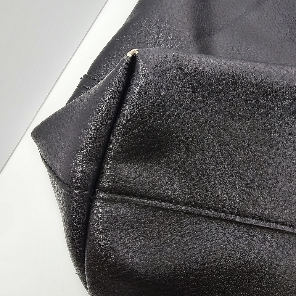 Large Tote - Picture 11 of 16